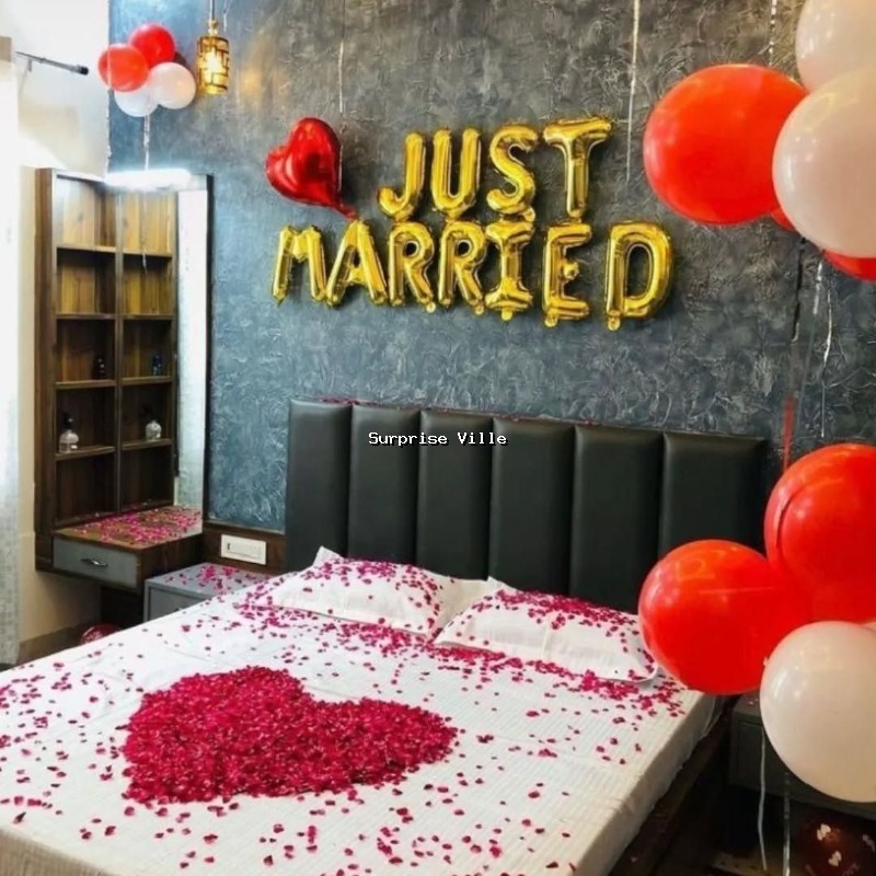 Rose Petal & Balloon Just Married Decoration
